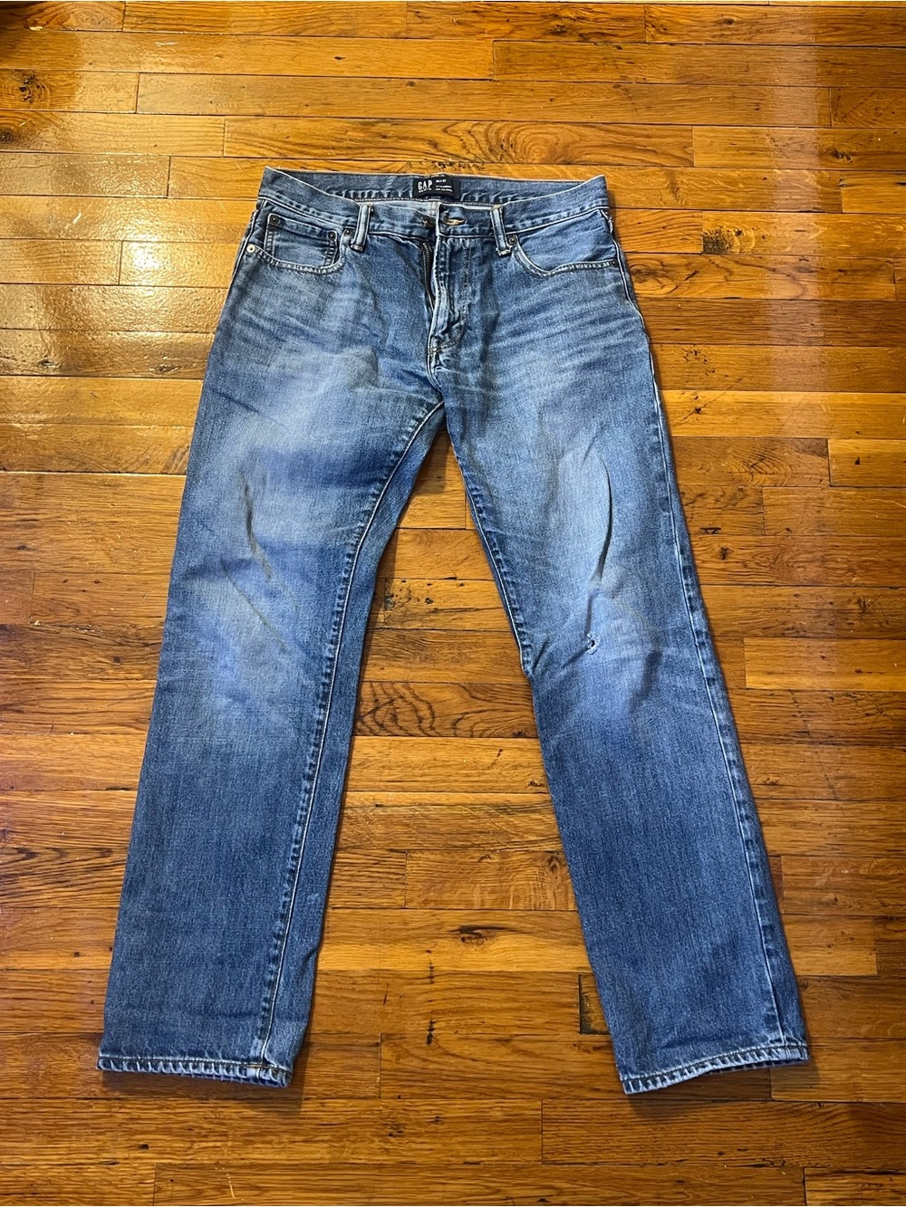 GAP Men’s Faded Blue Straight-Leg Jeans